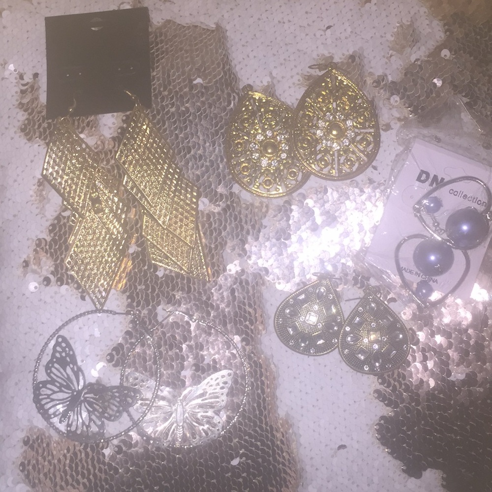 Multiple stylish costume jewels